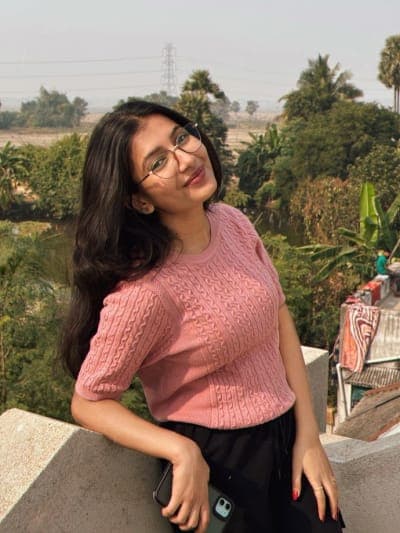 Meera Iyer - Premium Pune Companion